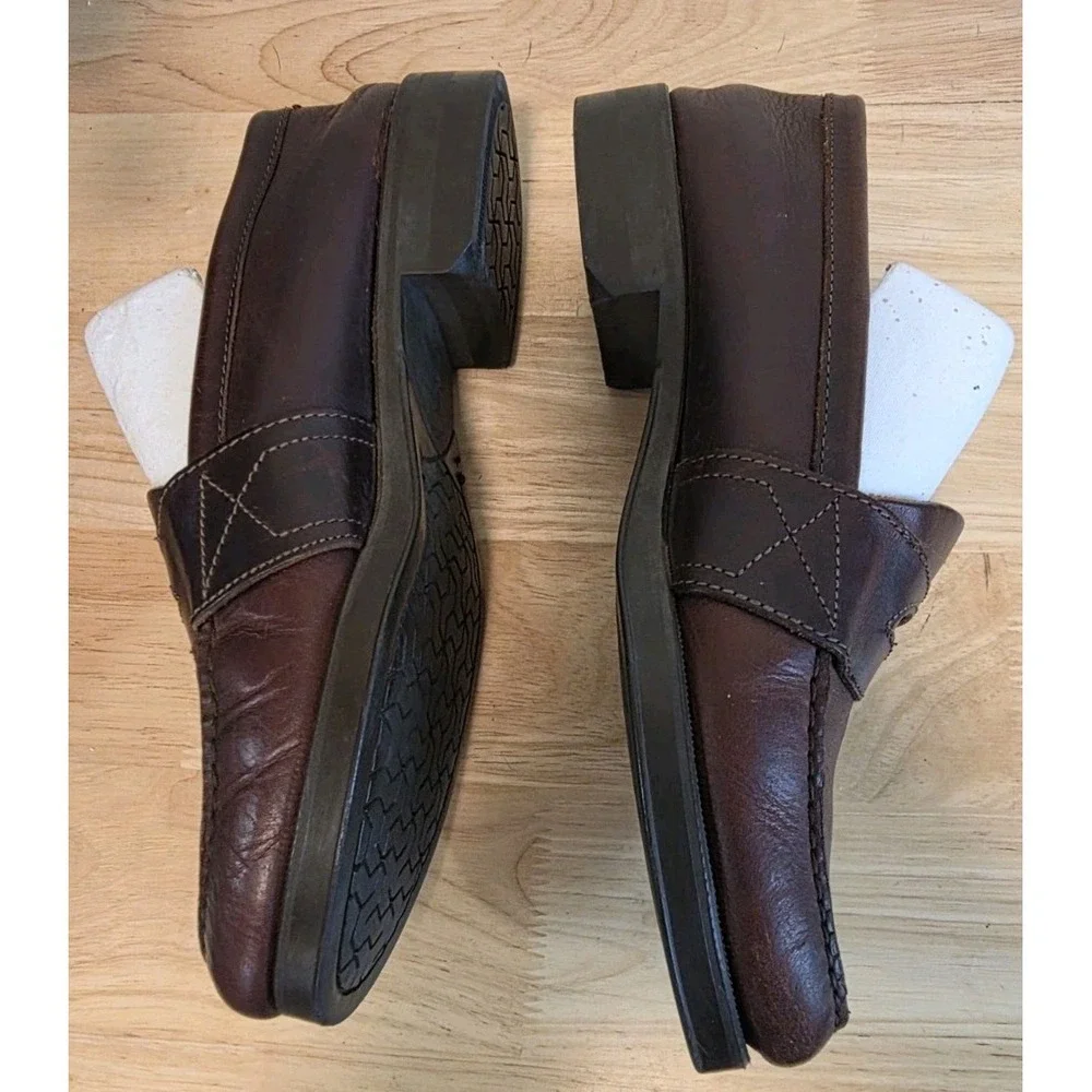 G.H. BASS & CO Womens 9.5 B Leather Penny Loafers Dark Brown Slip On Capsule